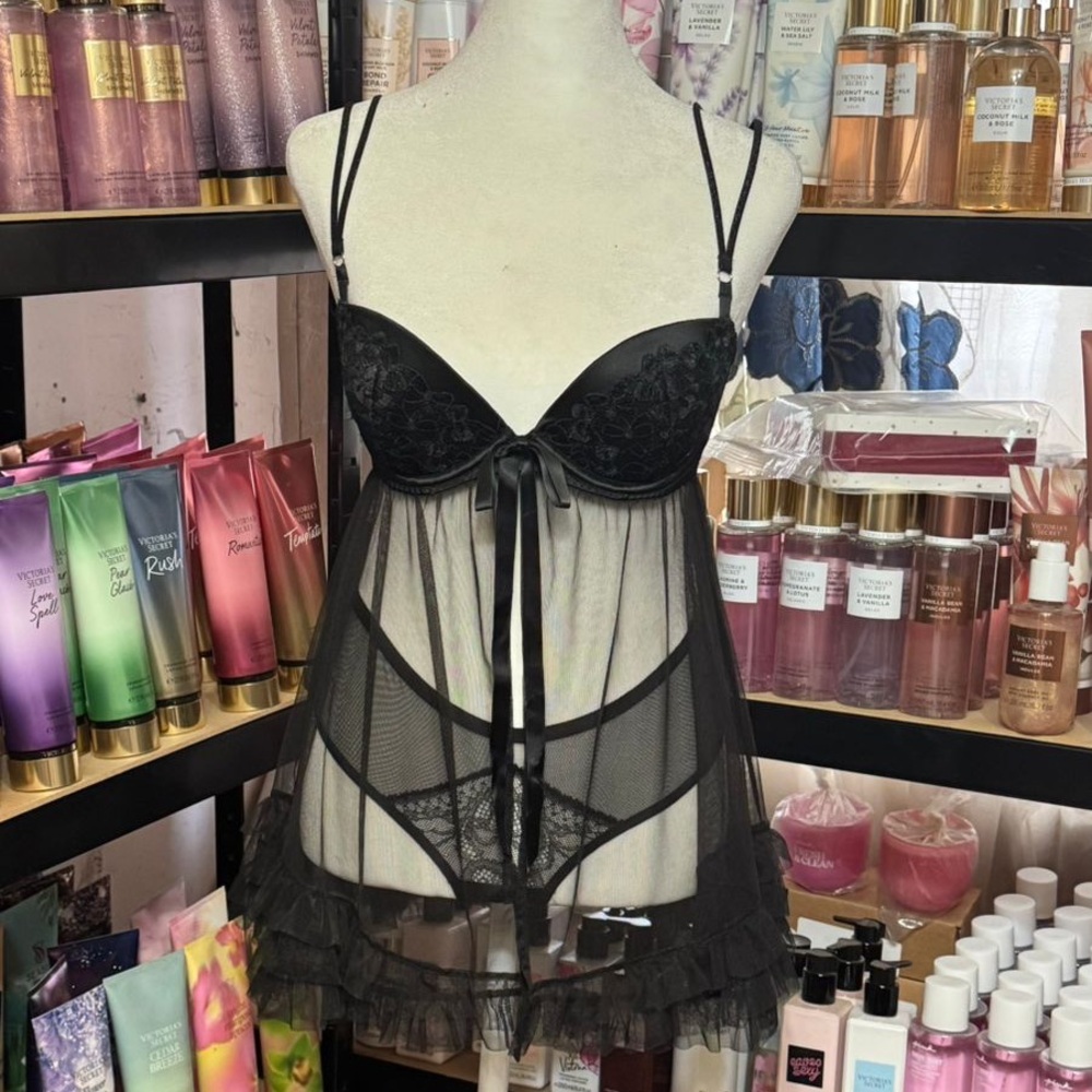 ♥️🔥34C top, bottom (panty) Small, Victoria’s Secret Black Lace Lingerie Set
